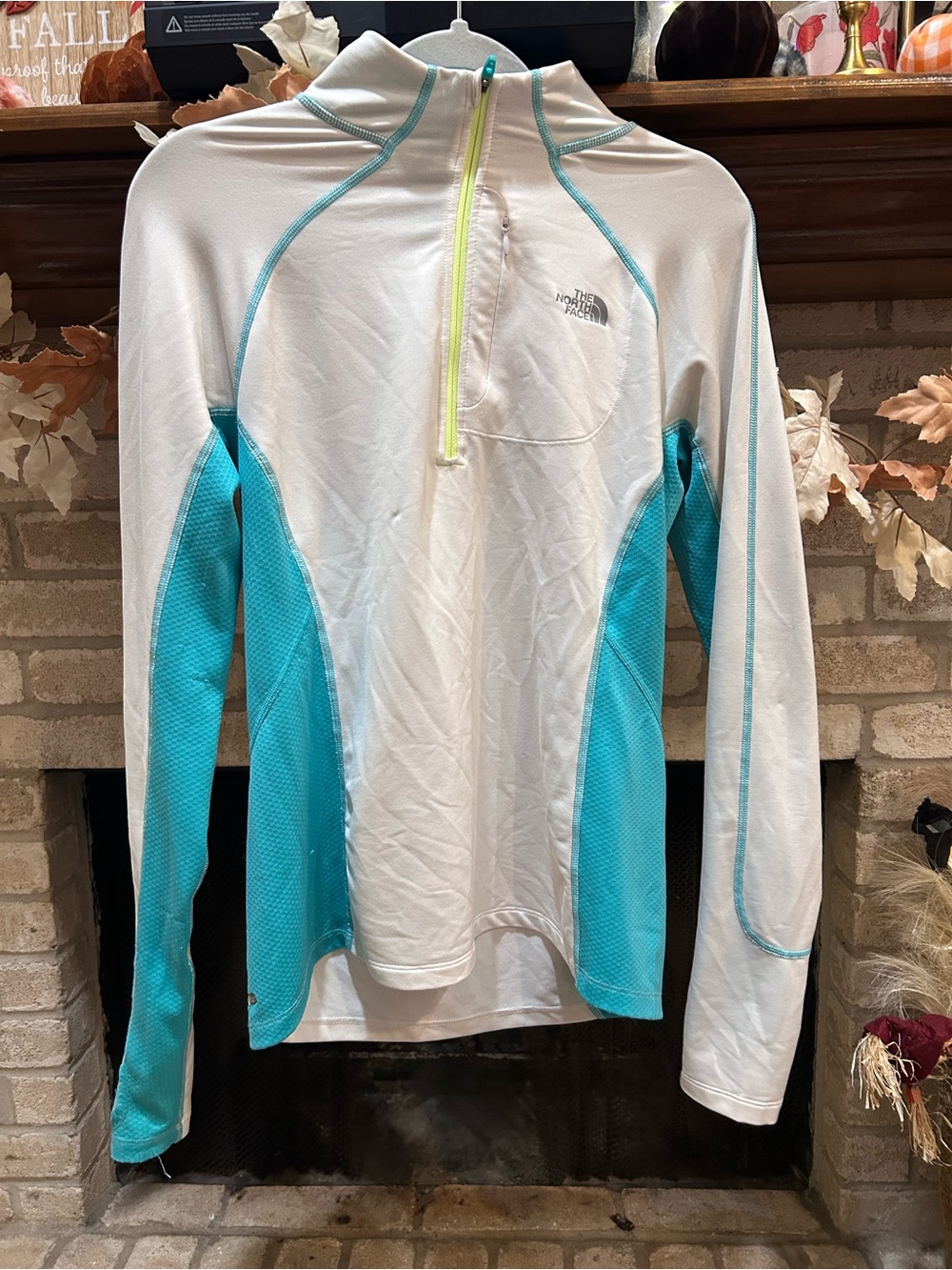The North Face White and Teal Long-Sleeve Half-Zip Pullover EUC